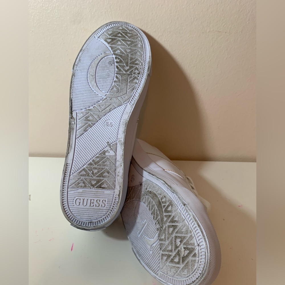 Guess Pacing 3 White/Rainbow Stitching Lace Up Classic Sneakers - Picture 5 of 9